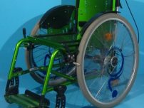 Scaun cu rotile activ handicap manevrabil doar cu mana dreapta