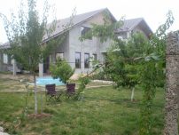 VILA DEOSEBITA - RAIU PE PAMANT