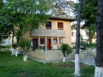 Vanzare vila in Eforie Sud, Constanta, 12 camere, central, P+1