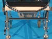 Scaun handicap cu wc (toaleta) cu rotile