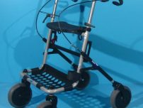 Cadru de mers cu roti second hand Invacare