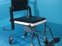 Scaun handicap cu WC Invacare