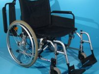 Scaun cu rotile second hand B+B greutatea suportata 170 kg