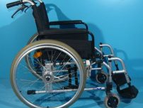 Scaun cu rotile second hand B+B greutatea suportata 170 kg