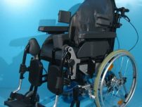 Nepliabil scaun cu rotile second hand Breezy / 44 cm