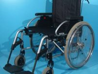 Scaun cu rotile din aluminiu care suporta 150 kg/48 cm sezut