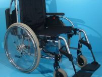 Scaun cu rotile din aluminiu care suporta 150 kg/48 cm sezut