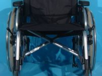 Scaun cu rotile din aluminiu care suporta 150 kg/48 cm sezut