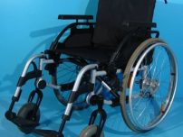 Oferta la carucior handicap din aluminiu Breezy / 45 cm