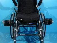 Scaun cu rotile cu verticalizare actionat manual