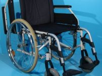Fotoliu rulant pentru persoane cu dizabilitati B+B