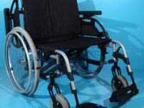 Scaun cu rotile din aluminiu cu latimea sezutului de 60 cm