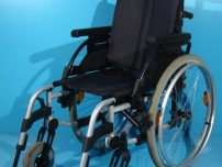 Scaun handicap cu tetiera - din aluminiu Breezy / 40 cm