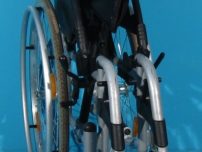 Scaun handicap cu rotile second hand Breezy sezutul 43 cm