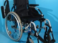 Oferim scaun handicap second hand Invacare / 38 cm
