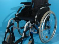 Oferim scaun handicap second hand Invacare / 38 cm