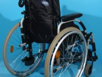 Vindem rulant din aluminiu si otel  Invacare / 42 cm
