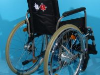 Se da spre vanzare rulant invalid B+B / latime sezut 36 cm
