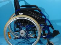 Scaun cu rotile cu un singur suport picior Casa Care