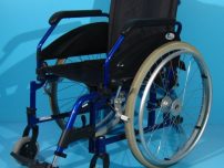 Doua scaune fara un suport pentru sprijin picior
