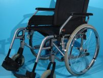 Latimea sezutului de 51 cm a scaunului cu rotile second hand