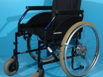Un scaun practic, pliabil si ieftin fara suportii pentru picioare
