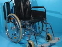 Scaun cu rotile second hand la reducere / latime sezut 45 cm