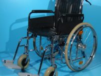 Scaun cu rotile second hand la reducere / latime sezut 45 cm