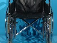 Scaun cu rotile second hand la reducere / latime sezut 45 cm