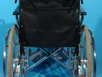 Scaun cu rotile second hand la reducere / latime sezut 45 cm