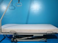 Somiera electrica pentru ingrijire pacienti cu trei sectiuni second hand Aks