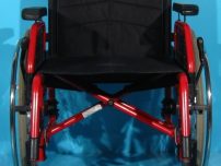 Scaun cu rotile din aluminiu Meyra -ieftin ( l sezut 48 cm)