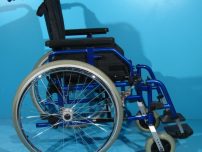 Scaun cu rotile cu cotiere reglabile Uniroll / sezut 43 cm
