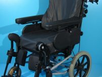 Scaun nepliabil second hand Invacare / redus de la 940lei
