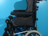 Scaun nepliabil second hand Invacare / redus de la 940lei