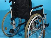 Scaun handicap dotat cu frane pentru pacient Primus