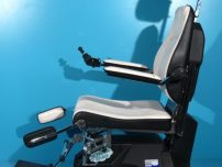 Carucior pentru interior folosit de pacient Suprema Bi-Power