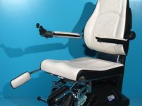 Carucior pentru interior folosit de pacient Suprema Bi-Power