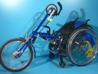 Bicicleta si scaun cu rotile