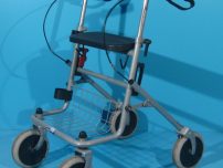 Cadru de mers cu roti (rollator).