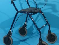 Cadru de mers cu roti(rollator)