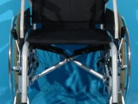 Scaun cu rotile second hand B+B/latime sezut 42 cm.