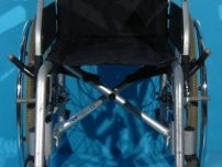 Carucior cu rotile second hand/latime sezut 36 cm.