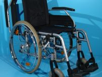 Carucior cu rotile second hand/latime sezut 36 cm.