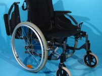 Scaun cu rotile second hand fara suportii de picioare/latime sezut 45 cm
