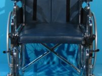 Fotoliu rulant second hand/latime sezut 48 cm.