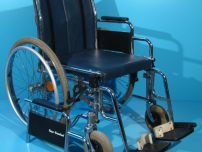 Fotoliu rulant second hand/latime sezut 48 cm.