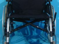 Scaun cu rotile second hand/latime sezut 52 cm.