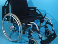 Scaun cu rotile second hand/latime sezut 52 cm.