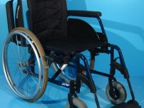 Scaun cu handicap second hand-latime sezut 40 cm.